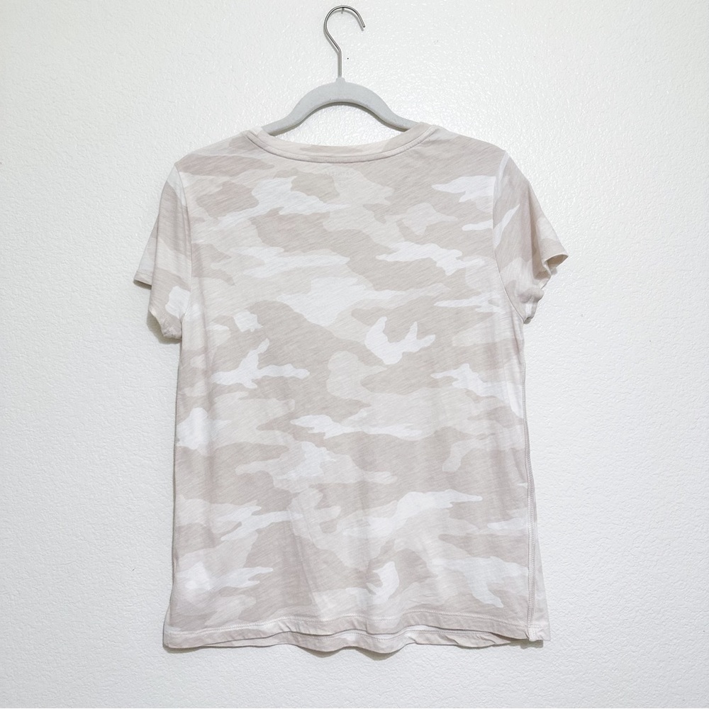 Athleta Beige Camo Short Sleeve Shirt Size M - Picture 6 of 6